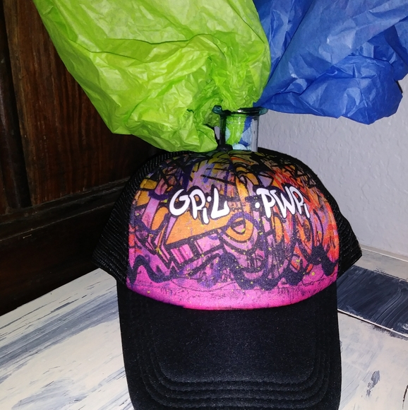 NWT- Truckers Cap - Picture 1 of 3